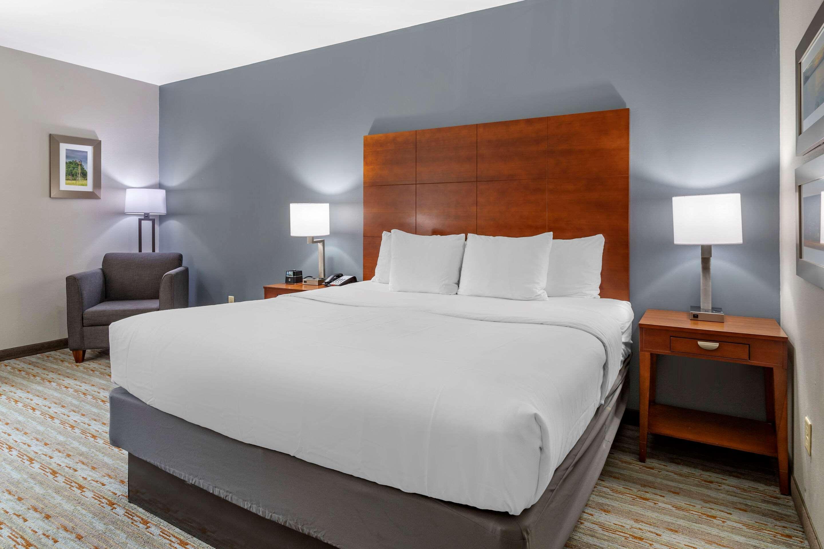 Comfort Inn & Suites Cleveland Extérieur photo