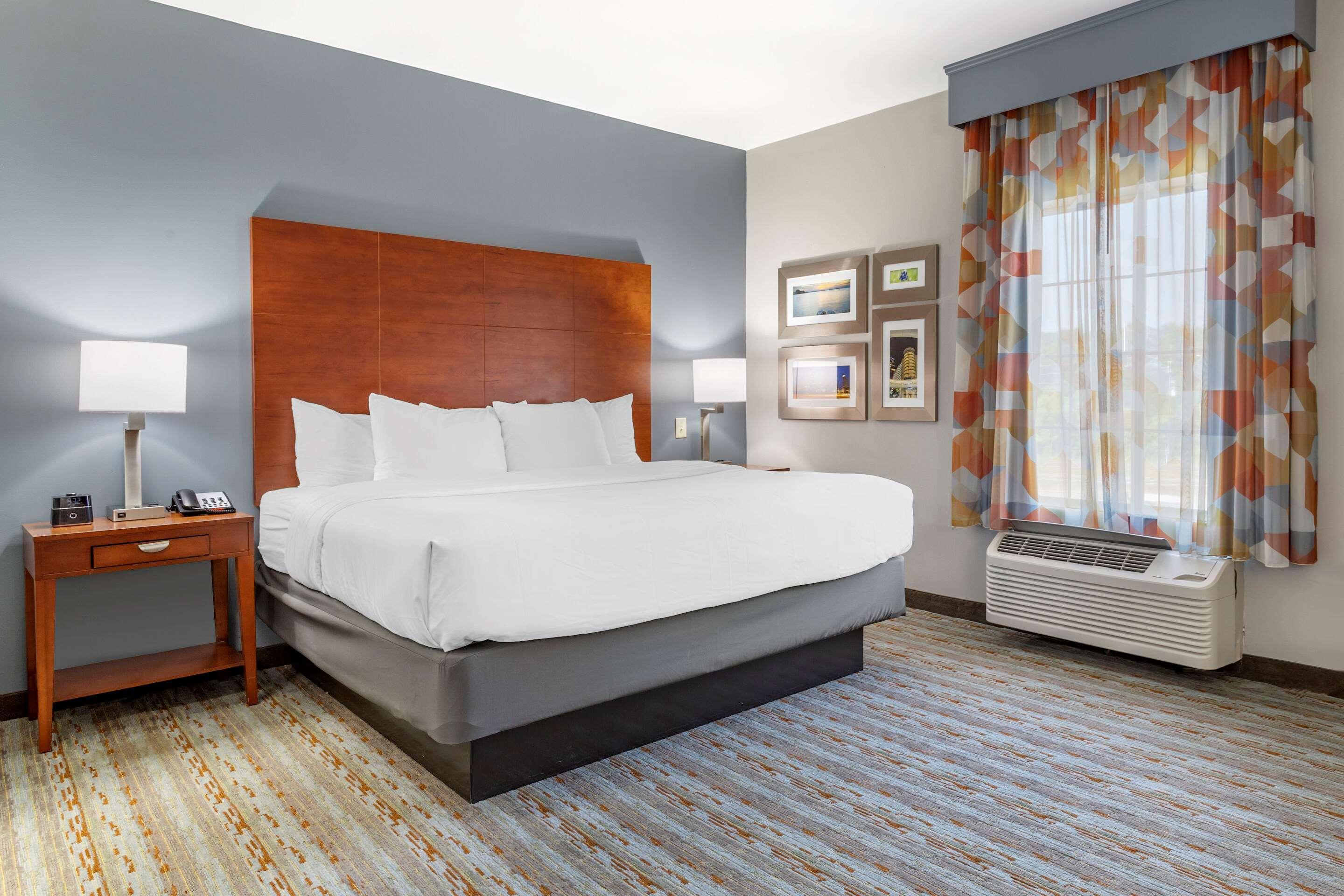 Comfort Inn & Suites Cleveland Extérieur photo
