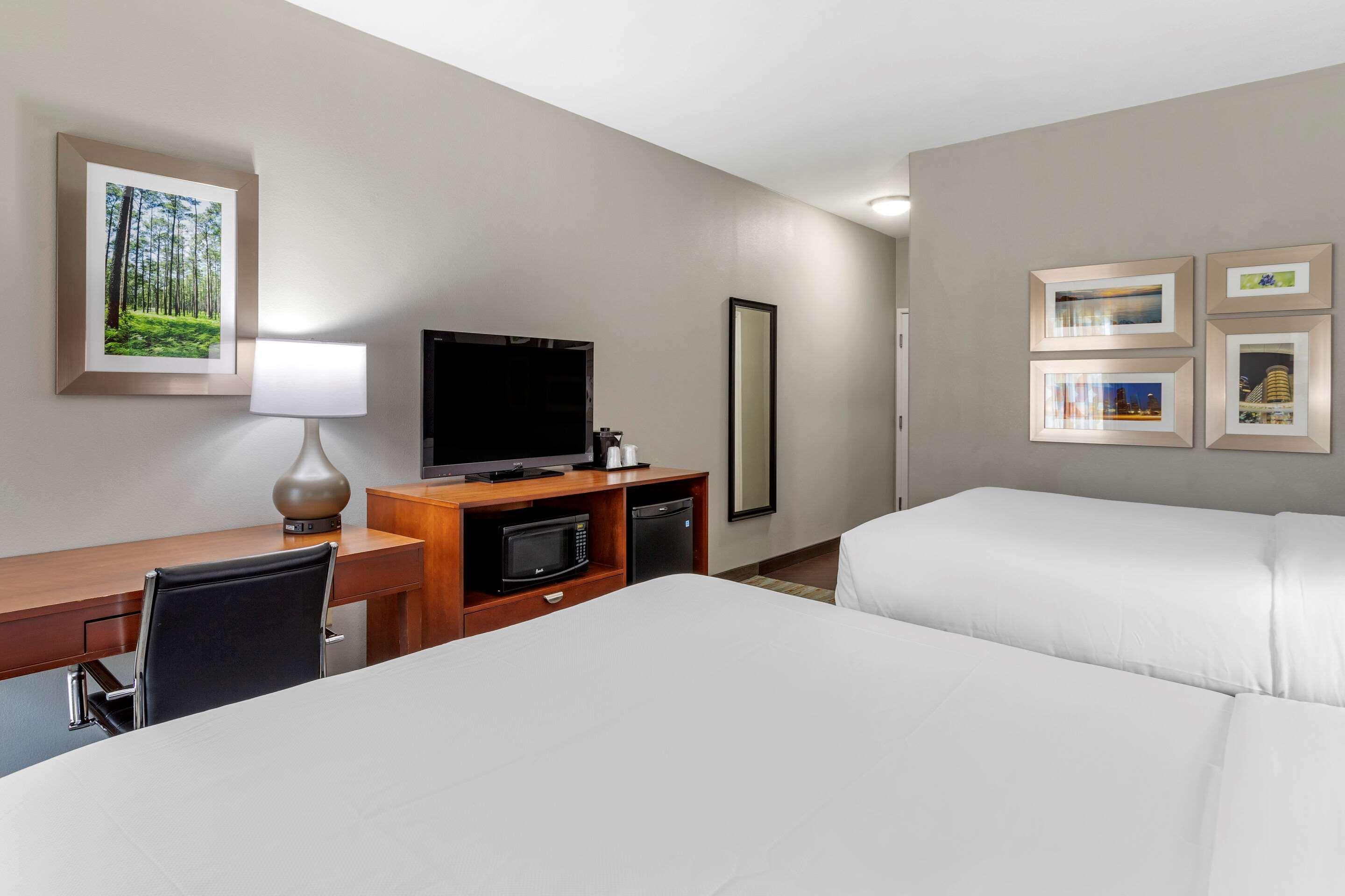 Comfort Inn & Suites Cleveland Extérieur photo