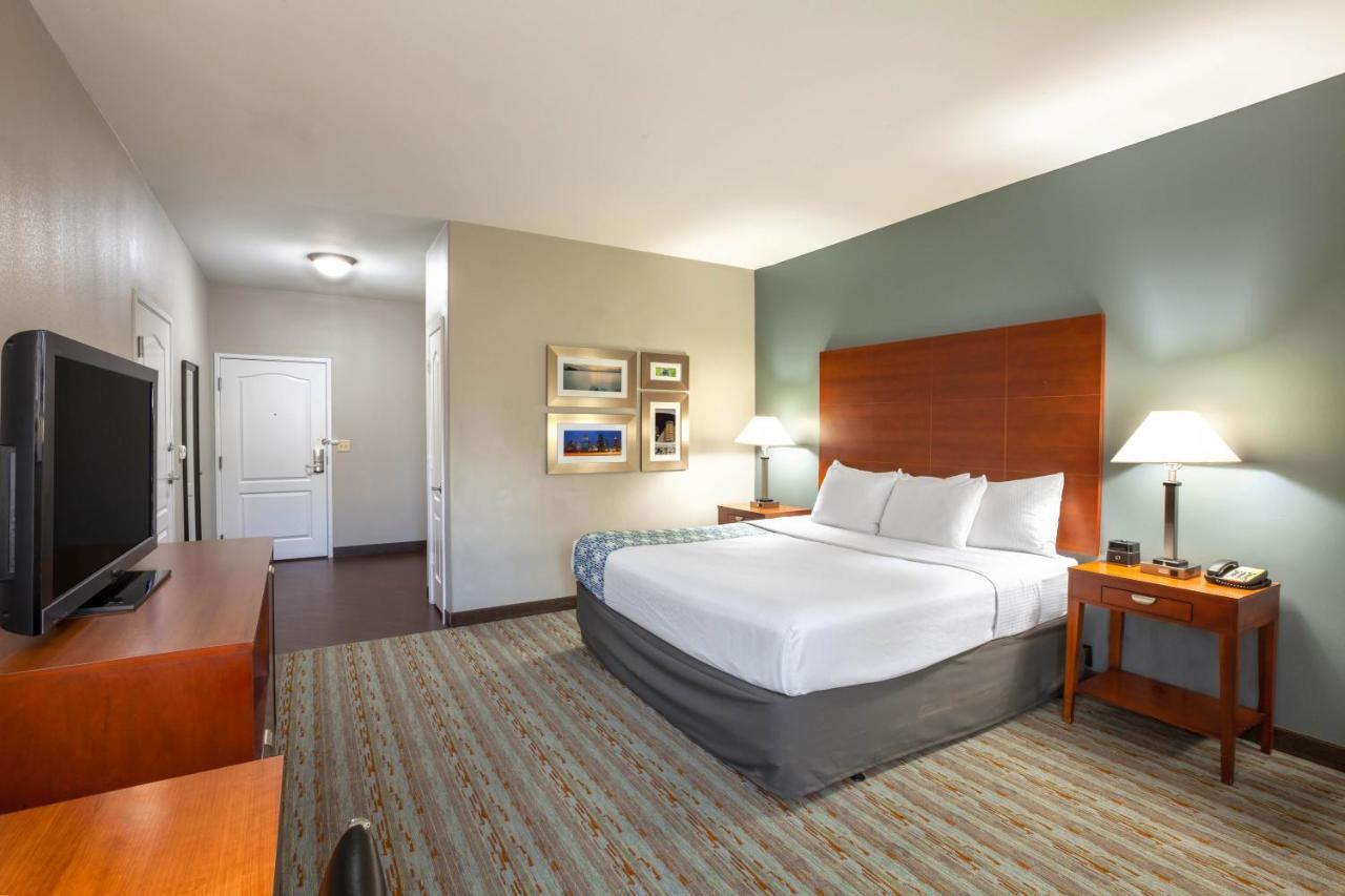 Comfort Inn & Suites Cleveland Extérieur photo