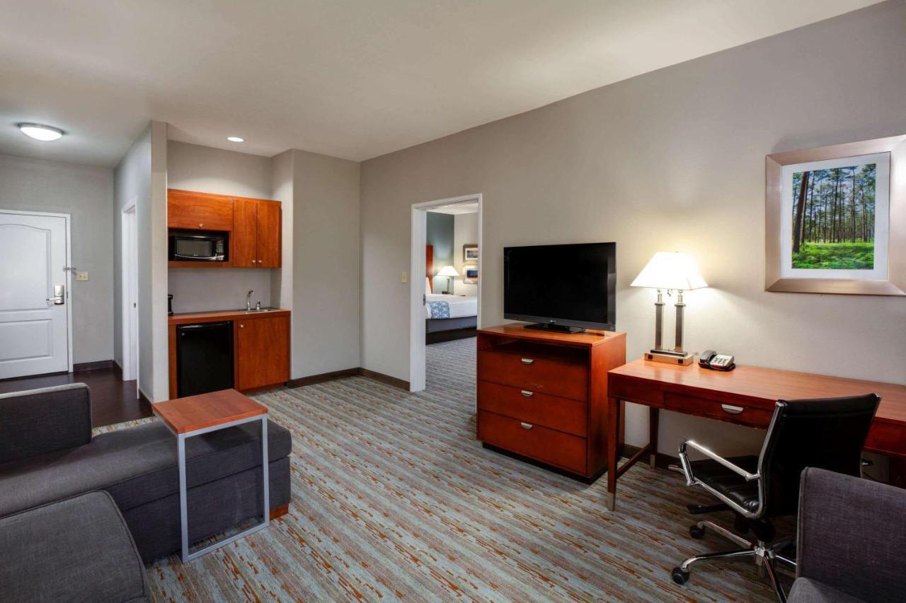 Comfort Inn & Suites Cleveland Extérieur photo